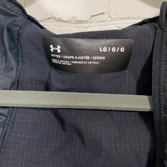 Under armor Runner’s Performance Vest Size Large - Picture 2 of 4